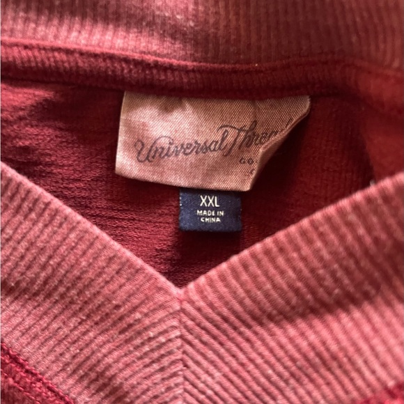 Universal Thread Women's Maroon V-Neck Sweatshirt - Picture 3 of 3